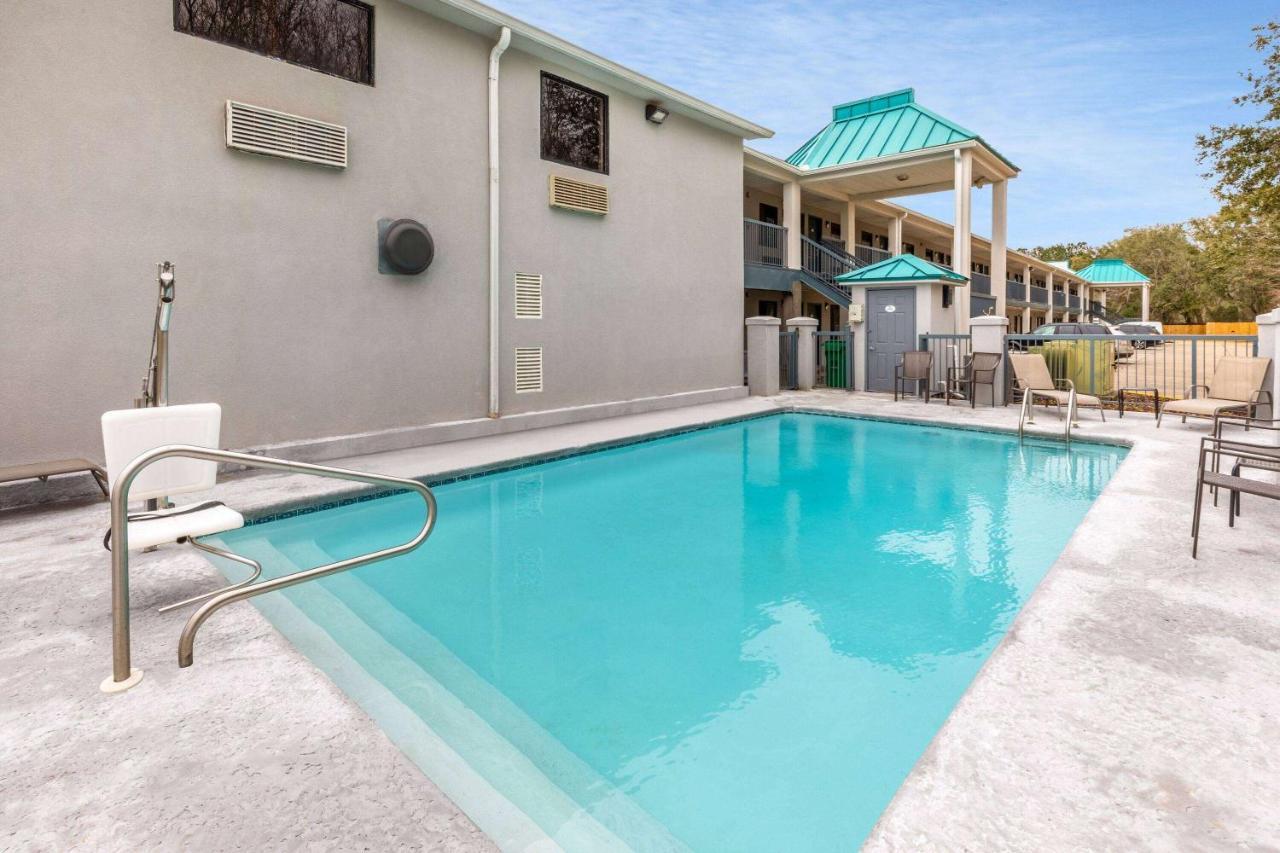 Мотель Baymont By Wyndham Biloxi - Ocean Springs Экстерьер фото